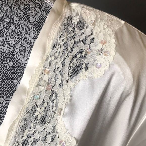 Gold Label VINTAGE VICTORIAS SECRET ROBE - Picture 4 of 16